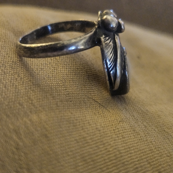 VINTAGE SOUTHWESTERN SQUASH BLOSSOM STERLING & MOP RING. DAINTY GEM OF HISTORY - Picture 11 of 11